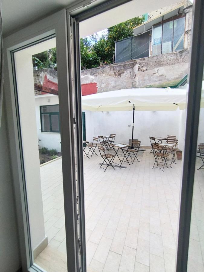 לינה וארוחת בוקר נאפולי La Puteca מראה חיצוני תמונה